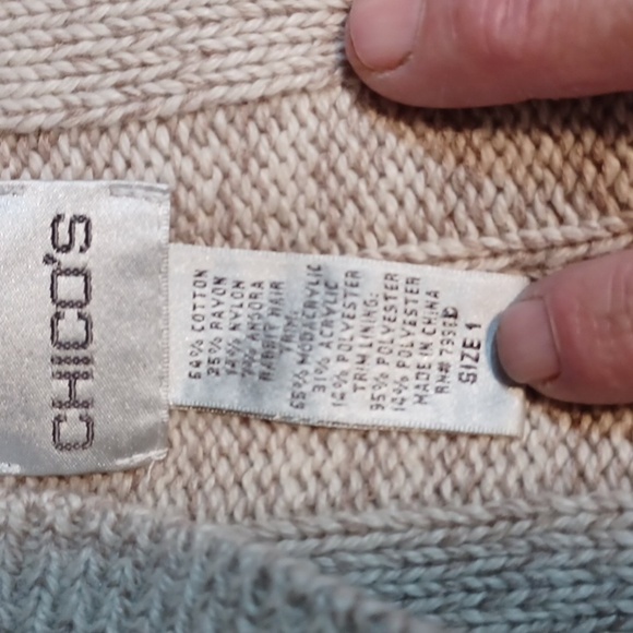 Chico  Vintage Tan Woman's Tan Cartigan‎ sz 1 = M - Picture 8 of 8